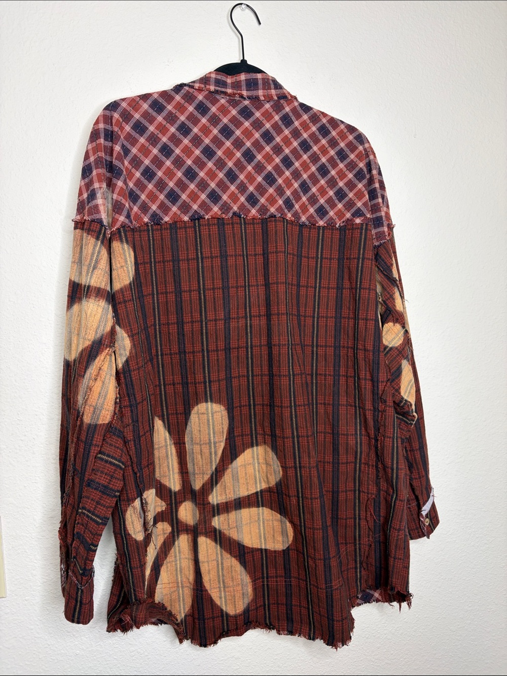Oli & Hali | Women’s Boho Mixed Media Plaid Flannel Shacket Floral Detail Size L - Picture 8 of 8